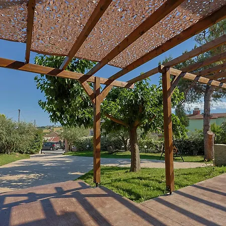 Peponi Spacious Traditional With Garden - Bbq & Private Parking 卡泰里尼