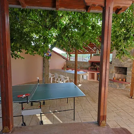 Vila Peponi Spacious Traditional With Garden - Bbq & Private Parking *