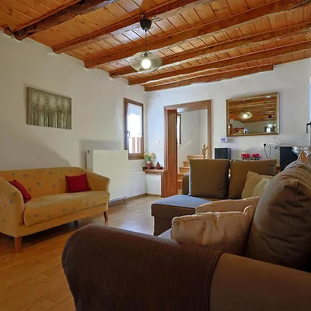 Vila Peponi Spacious Traditional With Garden - Bbq & Private Parking *