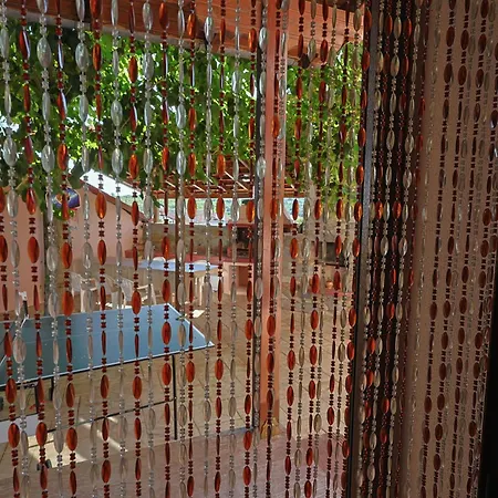 Vila Peponi Spacious Traditional With Garden - Bbq & Private Parking *