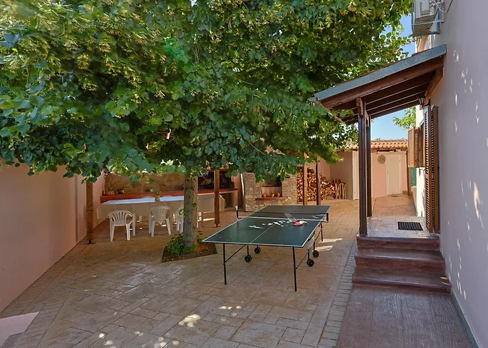 Peponi Spacious Traditional With Garden - Bbq & Private Parking *