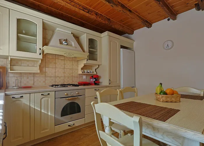 Peponi Spacious Traditional With Garden - Bbq & Private Parking 别墅 *