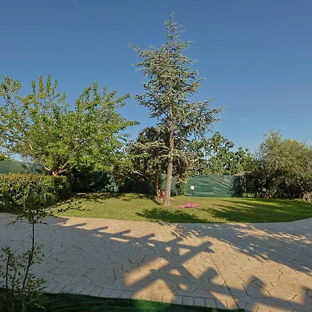 Villa Peponi Spacious Traditional With Garden - Bbq & Private Parking