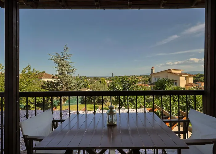 Villa Peponi Spacious Traditional With Garden - Bbq & Private Parking *