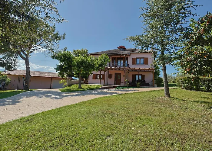 Peponi Spacious Traditional With Garden - Bbq & Private Parking *