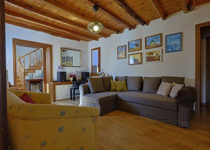 Villa Peponi Spacious Traditional With Garden - Bbq & Private Parking