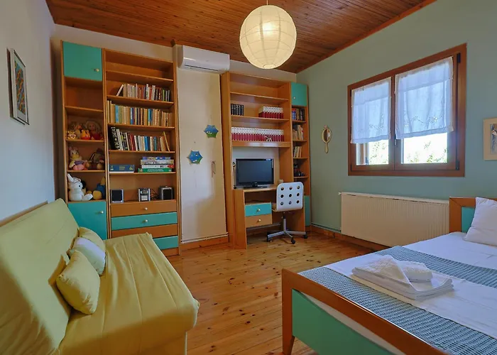 Villa Peponi Spacious Traditional With Garden - Bbq & Private Parking