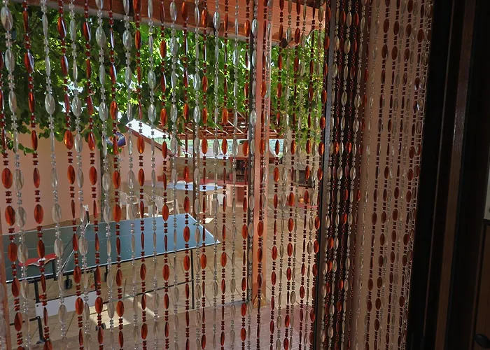 Villa Peponi Spacious Traditional With Garden - Bbq & Private Parking *